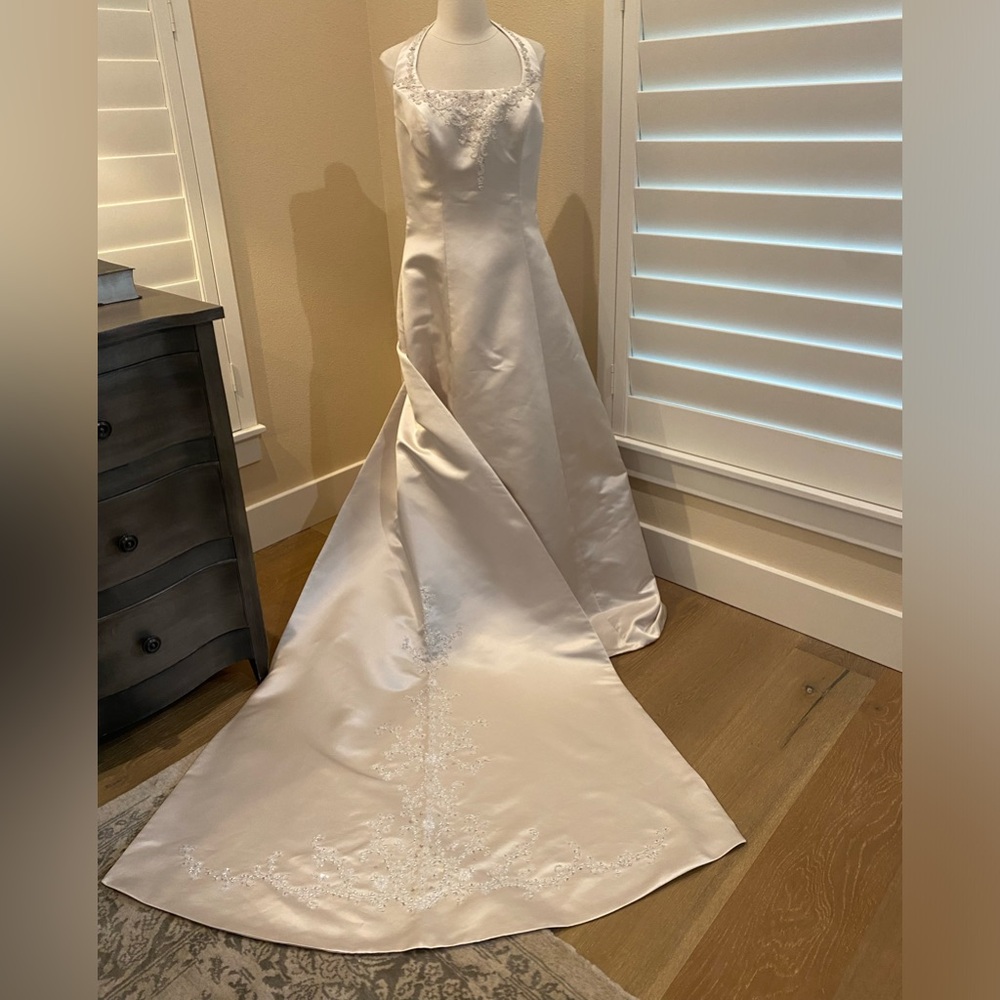Mon Cheri Ivory Backless Beaded Wedding Dress Detachable Long Train Size 14